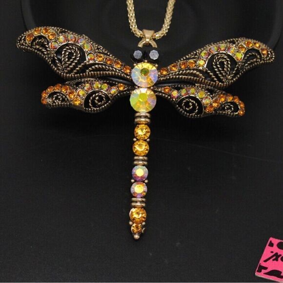 💛 Betsey Johnson stunning crystal dragonfly necklace 💛 - Picture 3 of 7
